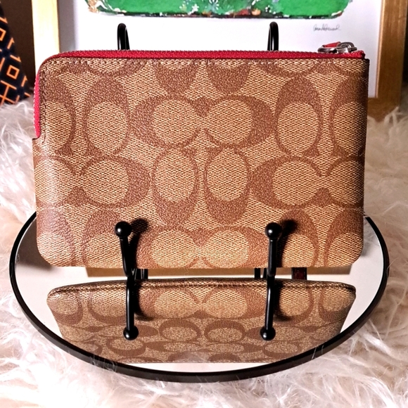 Coach NWTs Corner Zip Strawberry Wristlet - Picture 3 of 8